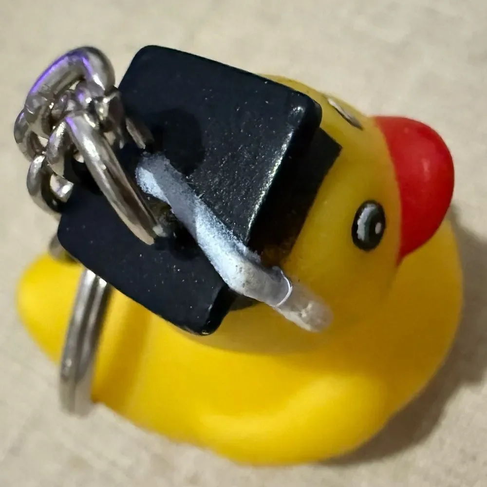 Graduation Duck Keychain Yellow Rubber with Cap & Diploma – Cute Gift Idea